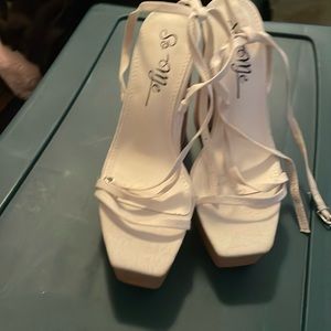 Size 7 highheels